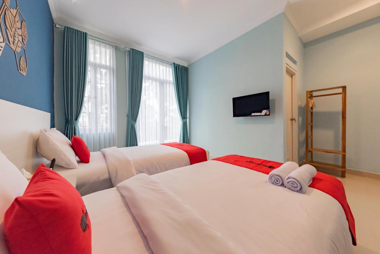 Reddoorz Plus Near Surapati Core Bandung Eksteriør billede