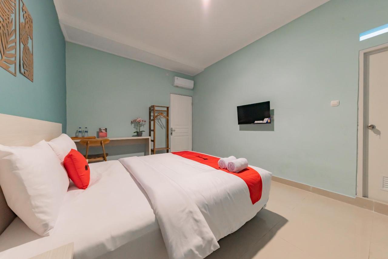 Reddoorz Plus Near Surapati Core Bandung Eksteriør billede