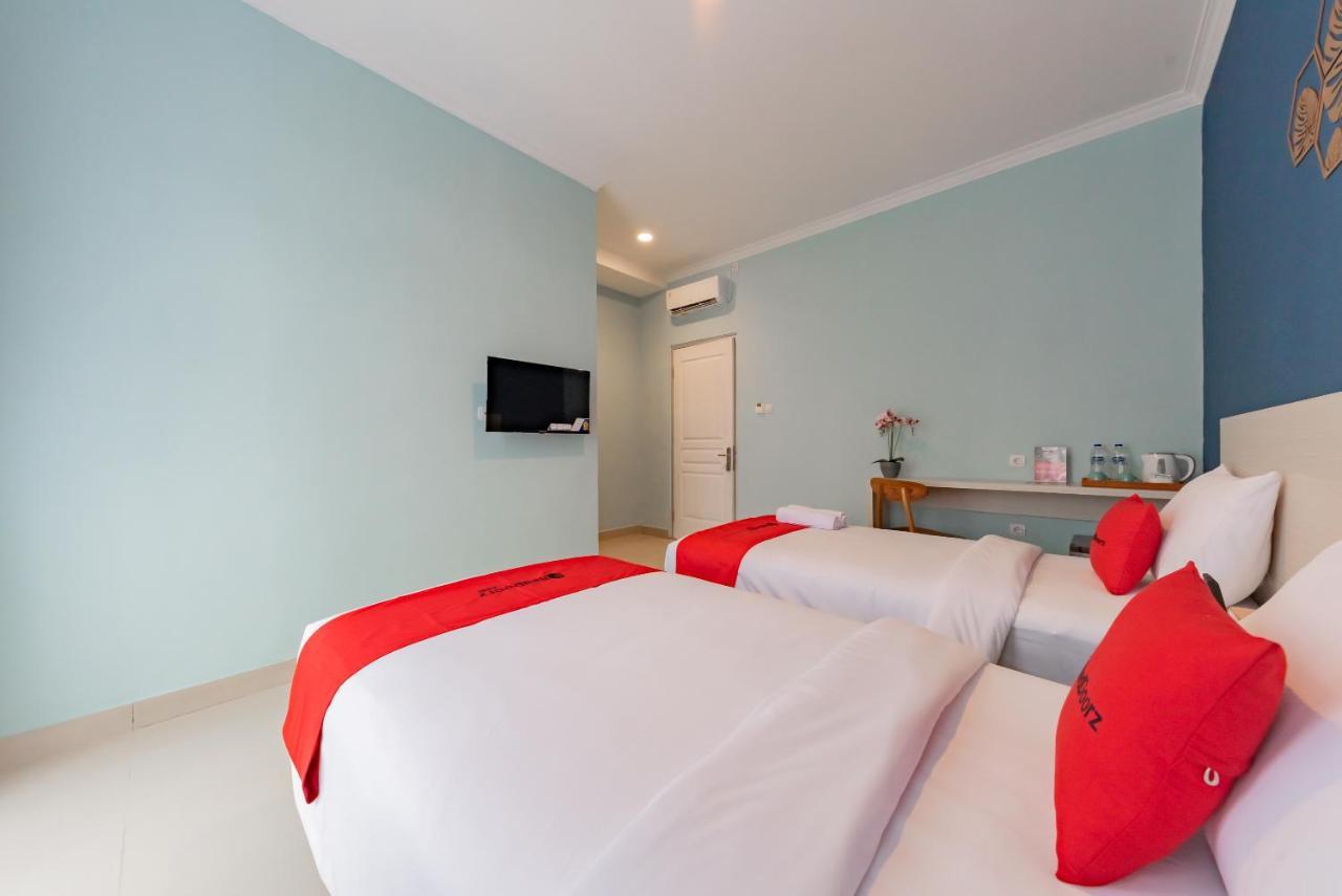Reddoorz Plus Near Surapati Core Bandung Eksteriør billede